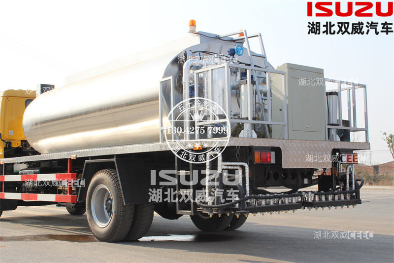 五十铃国六FTR 8方沥青洒布车