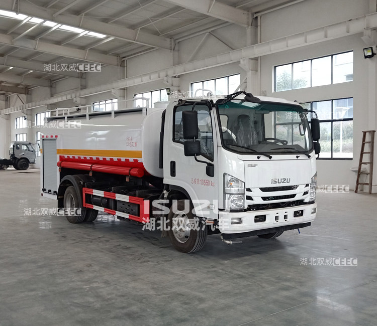 庆铃五十铃程力牌CL5110GSS6YH型洒水车