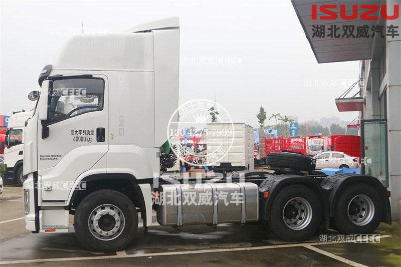 庆铃 五十铃 巨咖VC66 520马力 6×4牵引车
