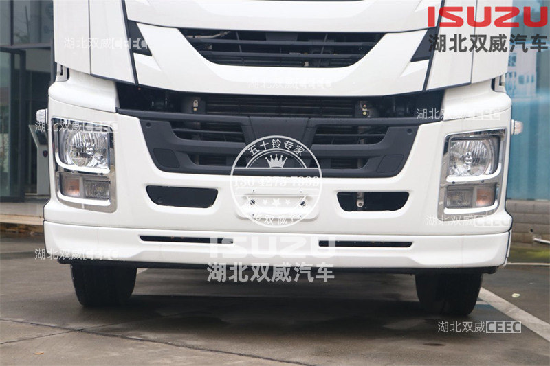 庆铃 五十铃 巨咖VC66 520马力 6×4牵引车