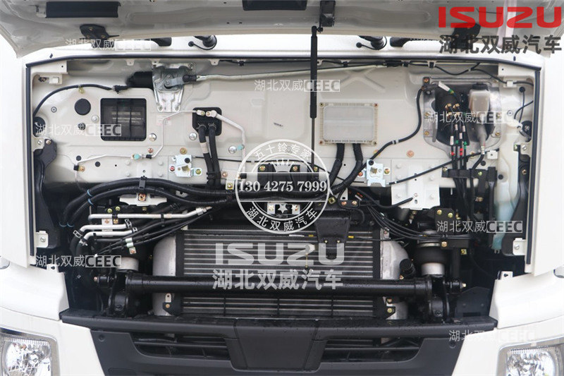 庆铃 五十铃 巨咖VC66 520马力 6×4牵引车