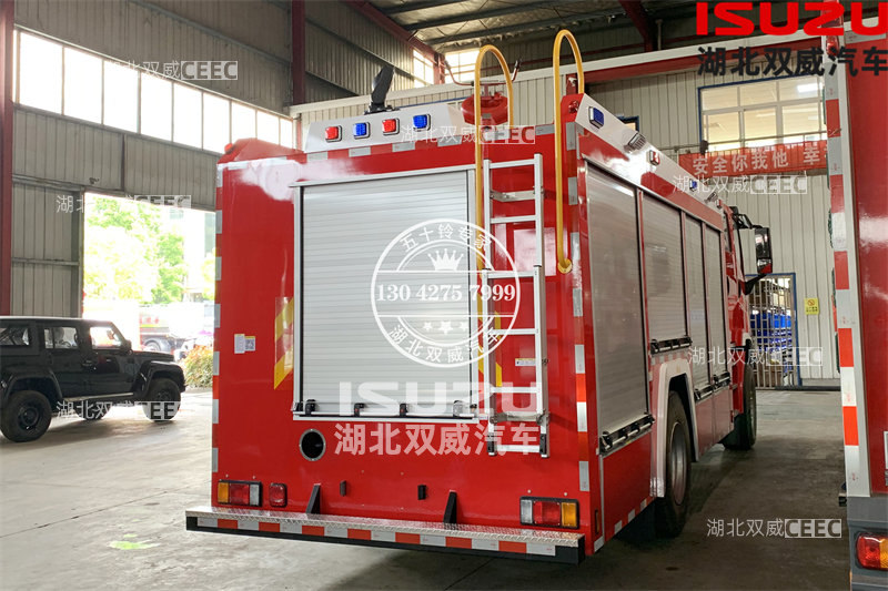 巨咖消防车2.jpg