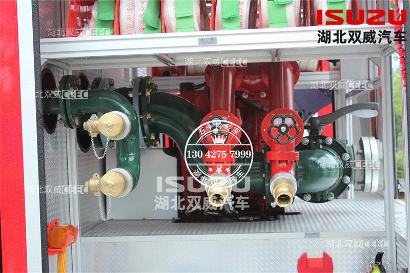 五十铃巨咖消防车  (5).jpg