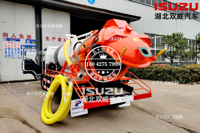 五十铃100P吸污车 (5).jpg