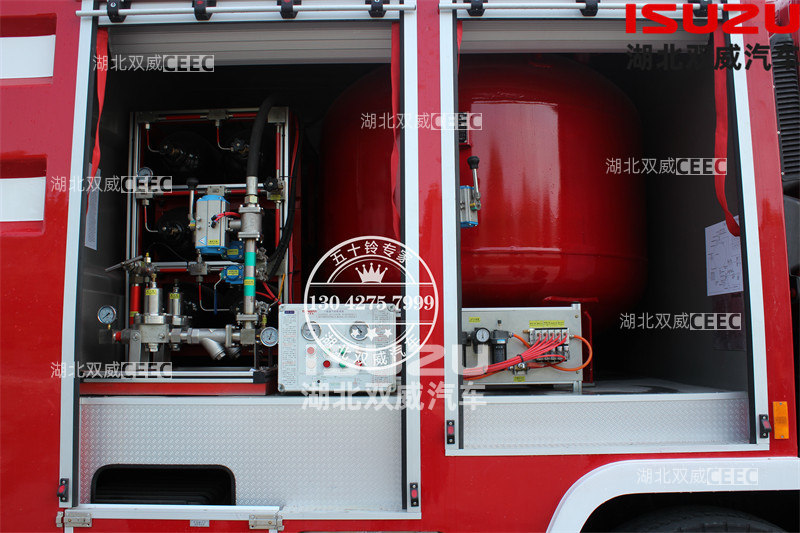 五十铃巨咖厂家直销 18吨水罐干粉联用消防车